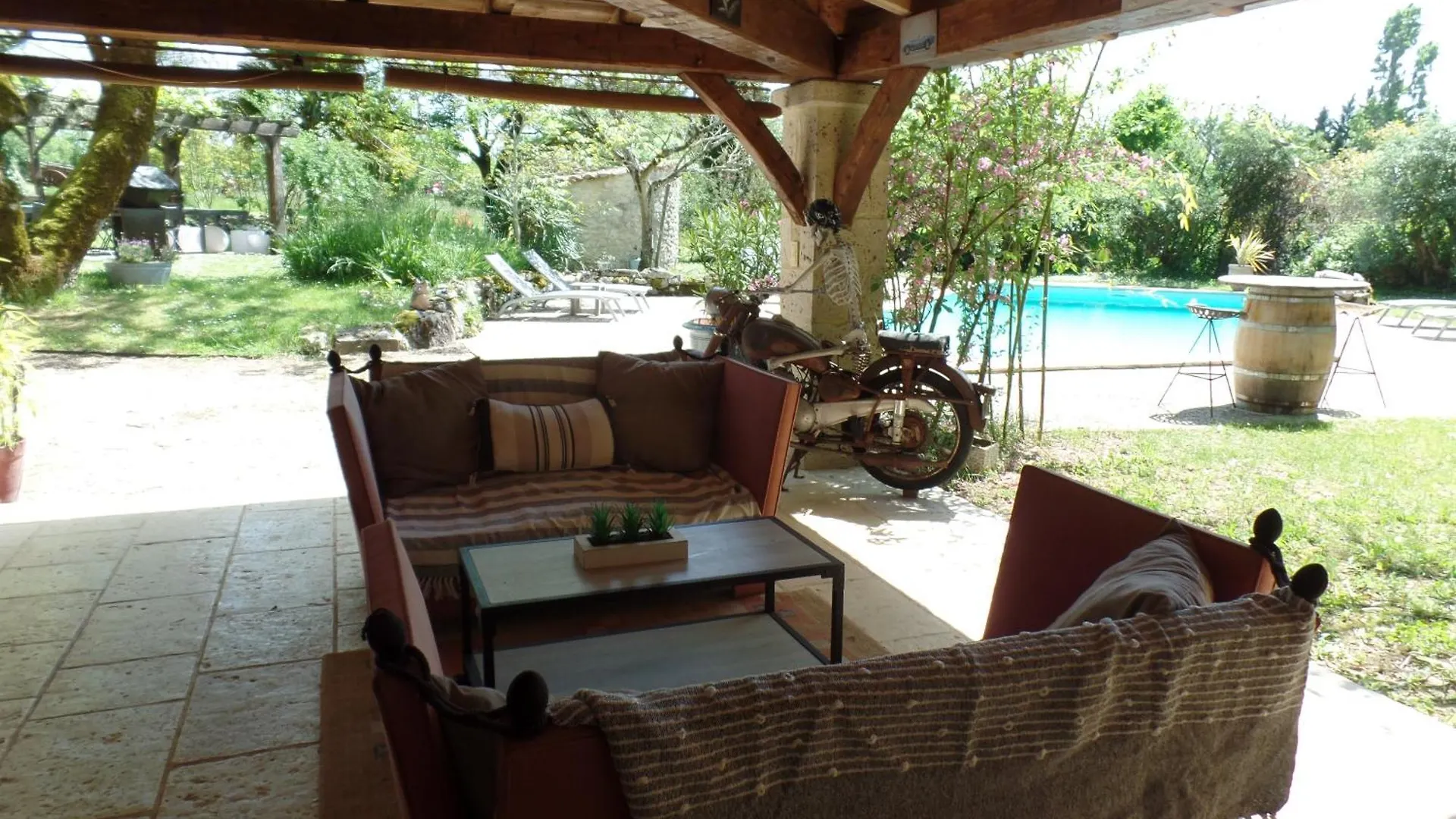 Mas Laborde Bed and Breakfast Mauroux  Bed & Breakfast